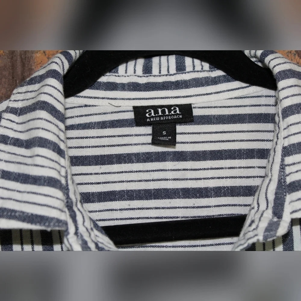 Striped tie knot button up tshirt - Picture 3 of 3